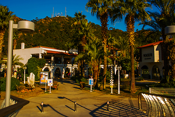 포토 JPG 해외이미지 전통 옷 유럽 여행 가방 건축양식 창문 휴가 거리 주택 선물 사람없음 야외 건물 일상 여름 쇼핑 도시풍경 컬러풀 뷰티 판매 세일 여행객 상점 식당 카페 도시 시장 상품 그리스 기념품 방문 타운 칠면조 옛날 튀르키예 해외202309 해외포토 건축물 잡화 계절 건축 나라 아시아 컬러 조류 사람 풍경 라이프 오브젝트 파일형식