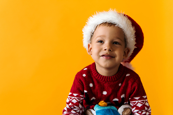 포토 JPG 해외이미지 긴머리 손 디자인 응시 여학생 감정 백그라운드 크리스마스 겨울 오렌지 손가락 가족 새로움 따뜻함 한명 웃음 사람 10대 크리스마스트리 노란색 유행 놀람 당근 기쁨 잡기 치아 작음 인도인 스웨터 먹기 스마트 보여주기 열광 토막 양모 해외202309 해외포토 외국인 1 학생 헤어스타일 시선 계절 여자 기념일 컬러 컨셉 상의 과일 관계 모션 청소년 뿌리채소 표정 동양인 신체부위 직물 소화기관 크기 파일형식