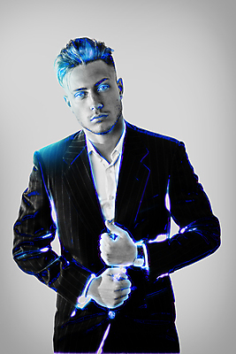 포토 JPG 해외이미지 모델 헤어스타일 옷 남자 포즈 성공 그림자 한명 서기 정장 성인 빛 컬러풀 유행 재킷 표현 비즈니스맨 자신감 고급 우아함 시원함 근육질 네온 광 심각 스타일 강조 효과 해외202309 해외포토 1 감정 컬러 컨셉 비즈니스 모션 근육 사람 외투 직장인 몸매 파일형식