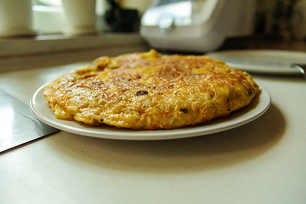 포토 JPG 해외이미지 전통 접시 음식 탁자 양파 주택 감자 옥수수 요리 사람없음 주방 계란 튀김 스페인 닫기 맛 아침식사 기름 준비 올리브 칼로리 오믈렛 점심식사 스페인어 인기 핸드메이드 맛있는 해외202309 해외포토 식기 열매 유럽 가구 컨셉 채소 모션 곡류 건물 알 식사 계란요리 파일형식