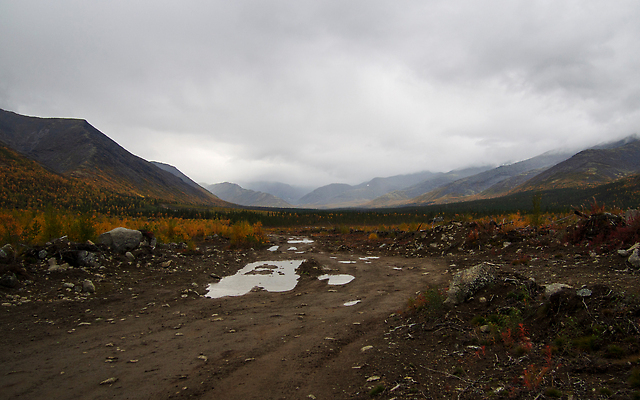 포토 JPG 해외이미지 나무 구름 계절 공원 호수 컬러 여행 백그라운드 자연 하늘 산 풍경 사람없음 야외 파란색 컬러풀 뷰티 노란색 계곡 하이킹 가을 숲 언덕 러시아 해외202309 해외포토 자연요소 식물 공공시설 유럽 레저 생태계 파일형식