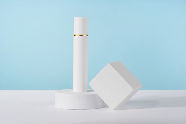 포토 JPG 해외이미지 손 얼굴 신체 포장 실내 가면 서기 사람없음 뷰티 화장품 블록 무대 흰색 투명 발표 고급 상품 플라스틱 세제 받침대 피부 크림 피부관리 진열장 장면 로션 튜브 기하학 단상 펌프 고체 구성 돌봄 지휘대 목업 스타일 브랜딩 미니멀 해외202309 해외포토 컬러 컨셉 무늬 모션 재질 내부 신체부위 파일형식