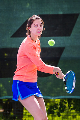 포토 JPG 해외이미지 백인 직업 라이프스타일 여자 스포츠 포즈 공 놀이 건강 한명 사람 경기 성인 야외 여름 운동복 운동 경쟁 장비 테니스 게임 잡기 라켓 테니스라켓 테니스공 연습 법정 플레이어 해외202309 해외포토 서양인 1 옷 계절 스포츠용품 컨셉 모션 생활 구기 테니스용품 파일형식