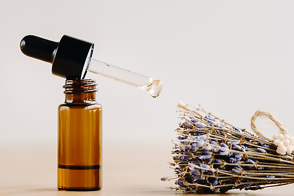 포토 JPG 해외이미지 사람없음 화장품 물방울 오일 스포이트 아로마테라피 테라피 라벤더 에센스 해외202309 해외포토 꽃 음식 뷰티 허브 피펫 파일형식