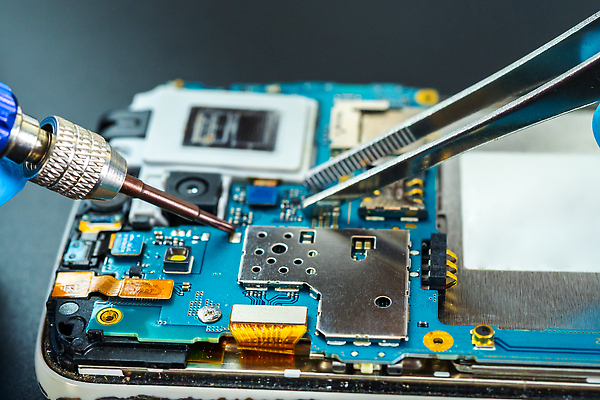 포토 JPG 해외이미지 산업 비즈니스 통신 부분 모바일 세포 사람 사람없음 노트북 스마트폰 핸드폰 컴퓨터 알약 스크린 공책 장비 과학기술 공구 업무 기술자 엔지니어 수리 철 전화기 스마트 오브젝트 서비스 순환 전자 고정 공학 국회 마더보드 업그레이드 엘리먼트 하드웨어 해외202309 해외포토 직업 교육 컨셉 모션 문구용품 기술 전자제품 스마트기기 약 도구 작업 파일형식