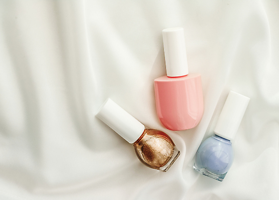 포토 JPG 해외이미지 분홍색 백그라운드 사람없음 우아함 흰배경 매니큐어 구김 카피스페이스 해외포토 컬러 컨셉 모션 화장품 공백 흰색 파일형식