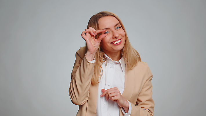 포토 JPG 해외이미지 직업 라이프스타일 손 여자 사업가 손가락 회색배경 실내 한명 사람 성인 사무실 우주 희망 비즈니스우먼 작음 질문 중개인 측정 걱정 주기 눈금 치수 비서 보여주기 고립 인치 프리랜서 필요 해외202309 해외포토 1 감정 백그라운드 컨셉 비즈니스 모션 내부 생활 신체부위 회색 직장인 크기 파일형식