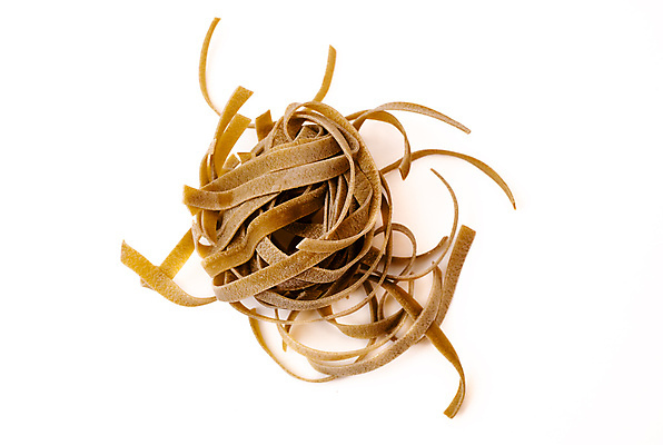 포토 JPG 해외이미지 1 컬러 2 채소 나선형 스파게티 사람없음 가로 컬러풀 쌓기 주방 식당 흰색 원형 싱글 피라미드 점심식사 고립 녹말 영양분 줄서기 핸드메이드 해외202309 해외포토 도형 건축물 무늬 모션 파스타 상점 식사 랜드마크 파일형식