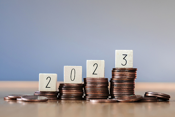 포토 JPG 해외이미지 백그라운드 컨셉 돈 비즈니스 성공 미래 새해 안전 사람없음 목재 금융 경제 쌓기 동전 블록 공연 저축 성장 변화 재산 목표 계획 은퇴 연도 큐브 투자 이익 회계 경영 계좌 골 세금 수입 예산 투자자 카피스페이스 비용 해외202309 해외포토 나무 재료 모션 이벤트 공백 파일형식