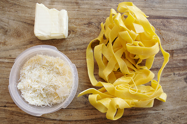 포토 JPG 해외이미지 치즈 파스타 사람없음 계란 면 기름 강의 크림 날것 버터 성분 페투치네 핸드메이드 탈리아텔레 해외202309 해외포토 음식 유제품 서양음식 알 파스타면 파일형식