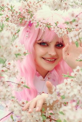 포토 JPG 해외이미지 나무 모델 전통 드레스 옷 계절 공원 여자 꽃 행복 문화 분홍색 자연 한명 사람 동양인 야외 컬러풀 뷰티 유행 걷기 정원 일본 중국 봄 낭만 벚꽃 개화 체리 기모노 스타일 해외202309 해외포토 식물 1 공공시설 감정 아시아 컬러 컨셉 과일 모션 인종 일본전통의상 생태계 파일형식