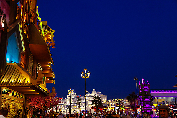 포토 JPG 해외이미지 공원 아시아 문화 컬러 여행 건축양식 조명 사람없음 야외 장식 물 쇼핑 글로벌 여행객 마을 탑 황혼 새벽 산책로 도시 만 성 센터 중앙 야간 저녁 전시회 사인 동쪽 공평 빛망울 아랍에미리트 두바이 랜드마크 전국 해외202309 해외포토 자연요소 건축물 공공시설 건축 나라 길 중동 사람 빛 일몰 전시 방향 파일형식