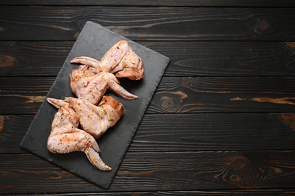 포토 JPG 해외이미지 음식 백그라운드 채소 재료 탁자 조류 건강 마늘 육류 요리 사람없음 목재 빨간색 주방 식당 식사 저녁식사 치킨 시골 신선 바 그릴 굽기 먹기 허브 속도 준비 날것 후추 성분 수탉 생식 암탉 절임 해로움 해외202309 해외포토 나무 식물 동물 컬러 가구 컨셉 식재료 모션 주방용품 상점 닭 암컷 구이 향신료 수컷 닭고기요리 파일형식