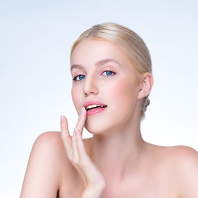 포토 JPG 해외이미지 응시 여자 한명 손짓 상반신 성인 뷰티 성인여자한명만 해외202309 해외포토 1 시선 모션 사람 여자한명만 성인여자만 파일형식