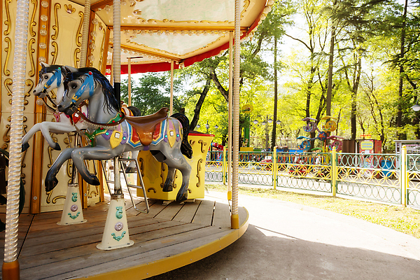 포토 JPG 해외이미지 전통 공원 행복 컬러 놀이 휴가 사람없음 초록색 여름 컬러풀 태양 축제 기쁨 수확 원형 클래식 놀이터 승차 서커스 복고 회전목마 공평 카피스페이스 해외202309 해외포토 자연요소 도형 계절 공공시설 감정 컨셉 농업 모션 공백 놀이기구 파일형식