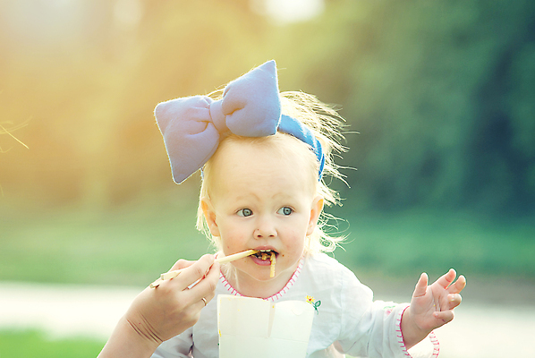 포토 JPG 해외이미지 백인 전통 라이프스타일 여자 행복 아시아 어린이 음식 백그라운드 채소 가족 태국 엄마 건강 요리 한명 사람 동양인 뷰티 식사 흰색 아기 아침식사 먹기 배고픔 내추럴 점심식사 돌봄 채식주의자 해외202309 해외포토 서양인 1 감정 나라 컬러 관계 모션 인종 생활 채식 파일형식