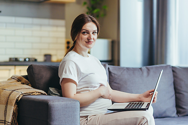 포토 JPG 해외이미지 백인 라이프스타일 여자 어린이 생각 비즈니스 통신 엄마 주택 한명 사람 앉기 금융 노트북 쇼핑 컴퓨터 소파 뷰티 세일 웹 희망 임산부 임신 아기 최고 신용카드 구매 담요 사이버 무선전화기 결제 질서 온라인 쇼퍼홀릭 카피스페이스 해외202309 해외포토 서양인 1 감정 인터넷 의자 가족 모션 건물 생활 경제 전자제품 공백 예절 전화기 파일형식