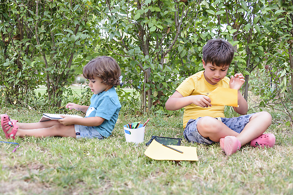 포토 JPG 해외이미지 백인 학생 라이프스타일 공원 여학생 여자 교육 행복 어린이 이동 2 가방 배낭 학교 자연 아침 함께함 사람 소년 야외 두명 책 친구 빛 학습 스터디 뷰티 일출 우정 신학기 인도네시아 초보 해외202309 해외포토 주간 서양인 잡화 공공시설 남자 감정 아시아 컨셉 관계 생활 노을 생태계 파일형식