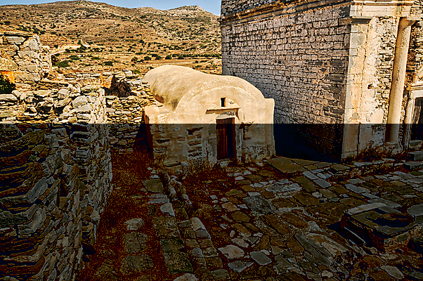 포토 JPG 해외이미지 외관 도로 길 벽 섬 건축양식 거리 주택 사람없음 건물 도시풍경 손상 골동품 바위 도시 역사 버리기 그리스 그리스인 옛날 파멸 해외202309 해외포토 서양인 건축물 건축 유럽 컨셉 교통시설 모션 풍경 돌_바위 파일형식 소멸