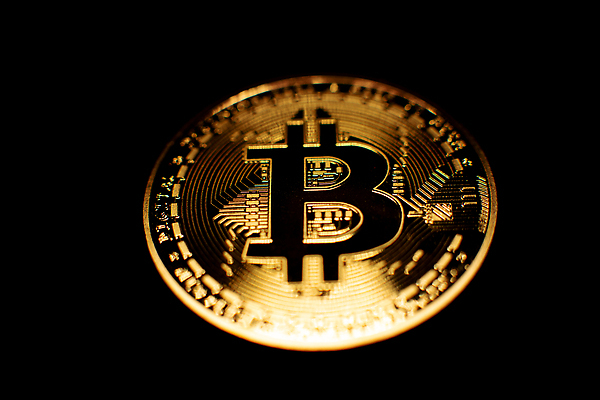 포토 JPG 해외이미지 디자인 컨셉 돈 인터넷 비즈니스 성공 미래 새로움 사람없음 그래픽 금융 경제 컴퓨터 글로벌 디지털 동전 웹 어둠 성장 네트워크 시장 황금 암호 발굴 심볼 사인 무역 투자 상업 전자 이익 토막 가상 해외202309 해외포토 산업 전자제품 재산 파일형식