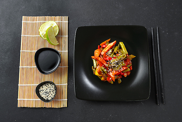 포토 JPG 해외이미지 전통 배너 음식 잎 채소 태국 검은배경 양파 건강 요리 동양인 사람없음 중식 식당 검은색 식사 중국 신선 맛 굽기 해산물 준비 유기농 매움 레시피 후추 성분 점심식사 길거리음식 플랫레이 카피스페이스 맛있는 해외202309 해외포토 식물 웰빙 아시아 컬러 백그라운드 컨셉 인종 상점 공백 플랫 구이 향신료 파일형식