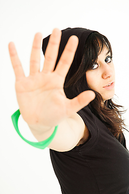 포토 JPG 해외이미지 백인 백그라운드 갈색머리 힙합 한명 흰색 싱글 고립 그만 카피스페이스 해외202309 해외포토 서양인 1 헤어스타일 음악 컬러 사람 공백 파일형식