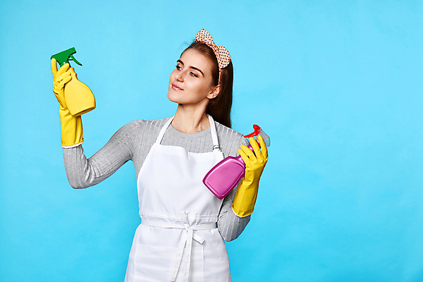 포토 JPG 해외이미지 여자 리본 한명 들기 상반신 성인 앞모습 앞치마 청소 세제 고민 준비 스프레이 고무장갑 성인여자한명만 해외202309 해외포토 1 감정 뷰포인트 장갑 모션 사람 고무 여자한명만 성인여자만 파일형식