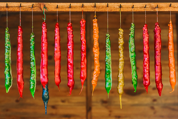 포토 JPG 해외이미지 전통 문화 음식 백그라운드 오렌지 과일 재료 포도 디저트 건강 사탕 요리 동양인 사람없음 빨간색 컬러풀 갈색 노란색 기쁨 견과류 신선 시장 달콤 맛 설탕 유기농 호두 꿀 동쪽 내추럴 아랍어 전국 조지아 핸드메이드 바클라바 맛있는 튀르키예 해외202309 해외포토 웰빙 감정 아시아 컬러 컨셉 인종 방향 동유럽 파일형식