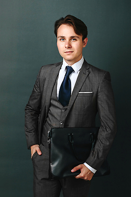 포토 JPG 해외이미지 모델 직업 응시 교육 남자 지도 서류가방 회사 사업가 성공 넥타이 설계 아이디어 한명 서기 사람 정장 금융 경제 믿음 표현 업무 비즈니스맨 자신감 상담원 대표 중개인 만족 컨설턴트 경영자 투자 책임자 보험 변호사 경영 염원 정중 해외202309 해외포토 1 시선 잡화 옷 감정 컨셉 가방 비즈니스 모션 작업 직장인 사무원 전문직 상담 리더 파일형식