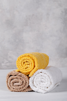 포토 JPG 해외이미지 라이프스타일 백그라운드 신체 탁자 휴식 선반 주택 건강 손바닥 사람없음 목재 세로 빛 수건 뷰티 갈색 노란색 우주 스파 목욕 방 욕실 흰색 나뭇가지 마사지 면 고급 오브젝트 질감 롤 부드러움 테라피 내추럴 돌봄 샤워실 위생관리 스타일 카피스페이스 해외202309 해외포토 나무 손 컬러 가구 컨셉 재료 모션 관리 건물 생활 위생용품 청결 공백 감각 샤워시설 파일형식