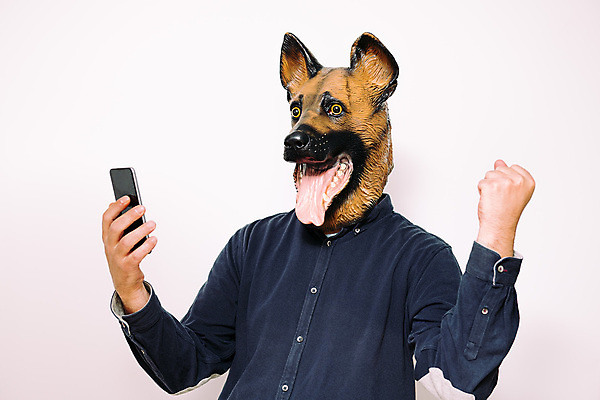 포토 JPG 해외이미지 동물 모델 디자인 행복 장난 통신 상상 성공 모바일 대화 가면 한명 사람 스마트폰 반려동물 독서 파티 머리 흰색 축하 잡기 우승 유머 개 만족 흥분 긍정 재택근무 온라인 고립 승자 필승 해외202309 해외포토 1 감정 컬러 컨셉 비즈니스 포유류 모션 말하기 이벤트 신체부위 핸드폰 스마트기기 최고 파일형식