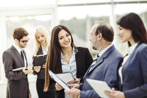 포토 JPG 해외이미지 백인 직업 학생 라이프스타일 행복 돈 회사 비즈니스 사업가 통신 성공 휴가 아이디어 함께함 종류 대화 서기 사람 여러명 야외 친구 사무실 우정 우승 비즈니스맨 계획 토론 수집 종업원 동료 섞기 지원 통일 스타일 해외202309 해외포토 서양인 남자 감정 다수 컨셉 관계 모션 말하기 생활 최고 직장인 재산 파일형식