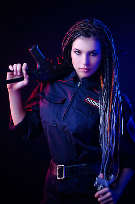 포토 JPG 해외이미지 1 학생 감정 무기 유니폼 작업복 가면 한명 힘 경찰 보안관 보호 수갑 라디오 보안 러시아 법 질서 공정 단상 나쁜 러시아인 부정부패 장교 정치 집회 해외202309 해외포토 서양인 직업 옷 유럽 컨셉 안전 사람 전자제품 예절 파일형식