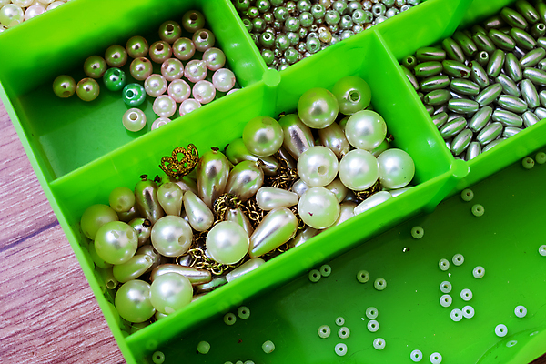 포토 JPG 해외이미지 디자인 컬러 백그라운드 목걸이 장신구 팔찌 유리 직장 창조 미술 취미 사람없음 장식 초록색 세트 상자 컬러풀 장미 공구 업무 그룹 작업실 황금 컨테이너 플라스틱 보석 수집 만들기 모음 수공예 방법 엘리먼트 항목 핸드메이드 스타일 많음 해외202309 해외포토 꽃 산업 컨셉 회사 모션 재질 문화예술 한글 도구 작업 광석 공예 파일형식