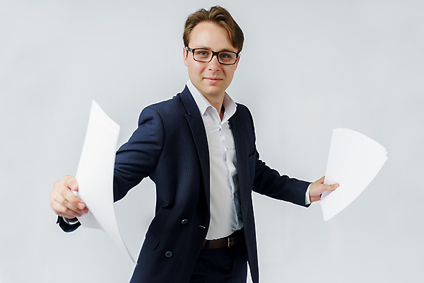 포토 JPG 해외이미지 직업 학생 응시 남자 감정 셔츠 지도 비즈니스 사업가 성공 노동자 실내 한명 서기 사람 정장 금융 경제 사무실 성장 흰색 작업 비즈니스맨 자신감 우아함 대표 종업원 보고서 경영자 리더 문서 상업 비서 경영 심각 정중 해외202309 해외포토 1 시선 옷 컬러 컨셉 상의 모션 내부 직장인 파일형식