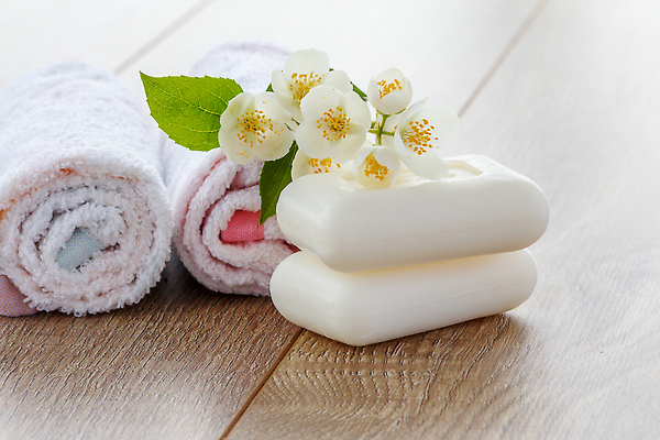 포토 JPG 해외이미지 꽃 신체 재료 자연 휴식 건강 사람없음 목재 치료 세트 수건 뷰티 약 상점 스파 목욕 화장품 욕실 흰색 마사지 상품 피부 오브젝트 아로마 비누 향 아로마테라피 테라피 내추럴 돌봄 샤워실 위생관리 해외202309 해외포토 나무 식물 컬러 컨셉 의학 모션 관리 신체부위 위생용품 청결 생태계 샤워시설 파일형식