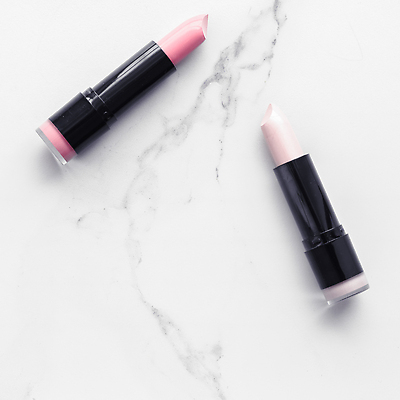 포토 JPG 해외이미지 분홍색 백그라운드 사람없음 립스틱 두개 대리석 해외202309 해외포토 컬러 2 재료 화장품 파일형식