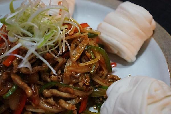 포토 JPG 해외이미지 접시 음식 채소 재료 요리 사람없음 파란색 샐러드 레시피 해외202309 해외포토 식기 컬러 파일형식