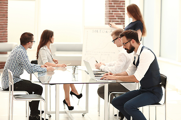 포토 JPG 해외이미지 직업 교육 인터넷 비즈니스 통신 창문 탁자 성공 모바일 그래프 협력 아이디어 직장 설명 사람 여러명 금융 노트북 컴퓨터 사무실 자료 정보 비즈니스맨 비즈니스우먼 발표 그룹 시장 계획 연결 투자 온라인 회계 경영 마케팅 인터랙티브 브레인스토밍 해외202309 해외포토 여자 남자 가구 다수 컨셉 회사 모션 경제 전자제품 직장인 파일형식