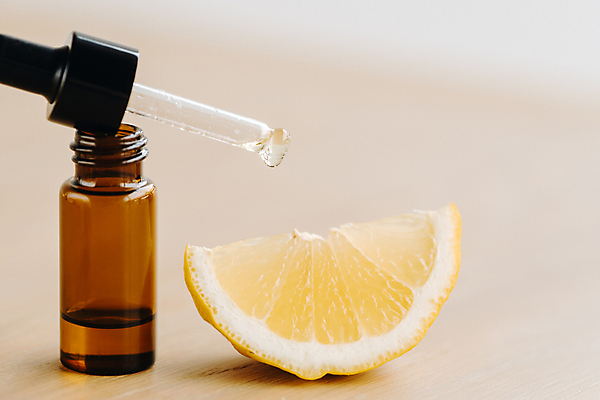 포토 JPG 해외이미지 조각 근접촬영 사람없음 화장품 물방울 오일 스포이트 레몬 아로마테라피 테라피 에센스 해외202309 해외포토 음식 뷰포인트 과일 뷰티 피펫 파일형식