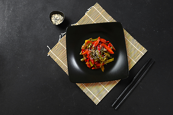 포토 JPG 해외이미지 전통 배너 음식 잎 채소 태국 검은배경 양파 건강 요리 동양인 사람없음 중식 식당 검은색 식사 중국 신선 맛 굽기 해산물 준비 유기농 매움 레시피 후추 성분 점심식사 길거리음식 플랫레이 카피스페이스 맛있는 해외202309 해외포토 식물 웰빙 아시아 컬러 백그라운드 컨셉 인종 상점 공백 플랫 구이 향신료 파일형식