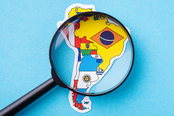 포토 JPG 해외이미지 전통 응시 교육 문화 여행 백그라운드 컨셉 지도 비즈니스 학교 유리 돋보기 휴가 요리 사람없음 파란색 스터디 세계 글로벌 자료 미국 장비 탐험 공구 깃발 남아메리카 확대 오브젝트 검색 대륙 발견 전국 지리 세관 해외202309 해외포토 시선 컬러 북아메리카 재질 아메리카 학습 도구 파일형식 관세청