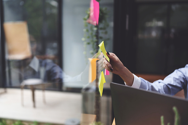 포토 JPG 해외이미지 직업 여자 남자 커피 상의 비즈니스 통신 노동자 관리 창조 사람 동양인 사람없음 친구 노트북 컴퓨터 사무실 식당 방 계산기 네트워크 발표 그룹 작음 대표 토론 분석 동료 경영자 바쁨 커뮤니티 회계 점심식사 계좌 세금 자금 유대감 브레인스토밍 해외202309 해외포토 옷 음료 컨셉 돈 관계 문구용품 인종 금융 경제 전자제품 상점 식사 장비 크기 리더 파일형식