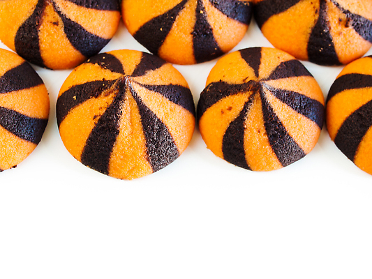 포토 JPG 해외이미지 동물 전통 음식 오렌지 휴가 디저트 사탕 사람없음 쿠키 초콜릿 검은색 희망 줄무늬 할로윈 흰색 원형 달콤 페스츄리 프리미엄 해외202309 해외포토 도형 감정 빵 컬러 무늬 과일 맛 파일형식