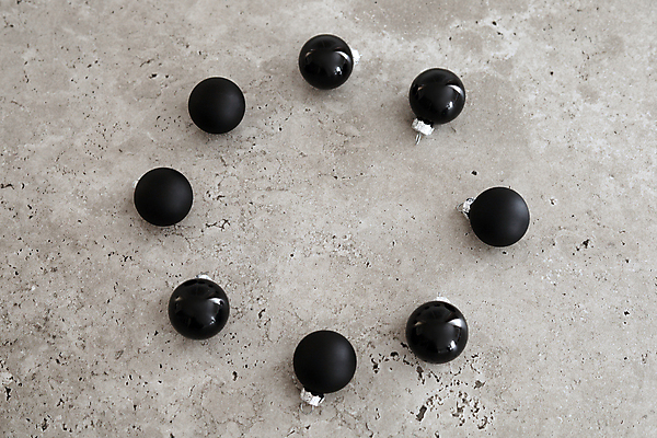 포토 JPG 해외이미지 템플릿 편집 디자인 백그라운드 컨셉 크리스마스 겨울 공 휴가 새해 프레임 사람없음 장식 유행 우주 축제 축하 반지 원형 신용카드 레이아웃 항공촬영 구성 무료 콘크리트 목업 플랫레이 카피스페이스 국경 해외202309 해외포토 도형 계절 기념일 뷰포인트 장신구 금융 공백 플랫 파일형식