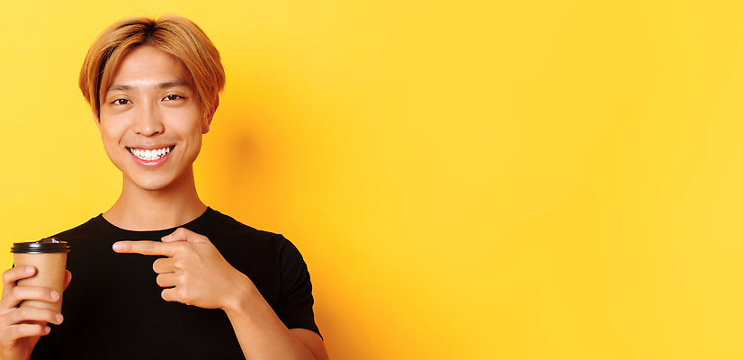 포토 JPG 해외이미지 직업 학생 라이프스타일 헤어스타일 교육 남자 행복 감정 아시아 커피 백그라운드 티셔츠 태국 한국 실내 한명 사람 동양인 성인 쇼핑 금발 뷰티 노란색 유행 일본 중국 카페 마시기 가리킴 표현 자신감 차 이발 종업원 추천 스타일 힙스터 해외202309 해외포토 1 패션 나라 음료 컬러 셔츠 모션 인종 손짓 내부 생활 상점 파일형식