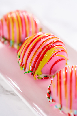 포토 JPG 해외이미지 음료 음식 분홍색 디저트 사탕 사람없음 과자 달콤 뿌리기 상쾌 코코아 해외202309 해외포토 감정 컬러 모션 맛 파일형식