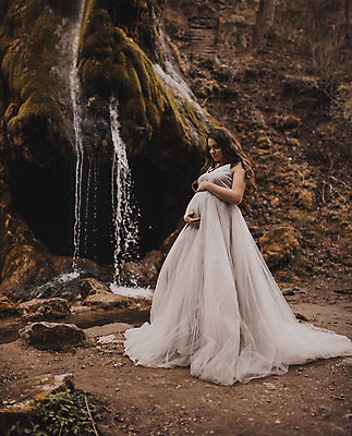 포토 JPG 해외이미지 백인 라이프스타일 여자 행복 어린이 여행 백그라운드 컨셉 가족 자연 엄마 건강 사랑 사람 성인 야외 두명 물 강 뷰티 유행 화목 임산부 임신 폭포 흰색 아기 출산 기다림 발리 인도네시아 돌봄 해외202309 해외포토 자연요소 서양인 감정 아시아 컬러 섬 관계 모션 생활 생태계 파일형식