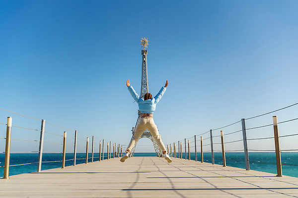 포토 JPG 해외이미지 모델 유럽 바다 여행 백그라운드 건축양식 하늘 휴가 한명 건물 장식 조각상 뷰티 여행객 탑 금속 일몰 낭만 프랑스 도시 심볼 오브젝트 프랑스어 랜드마크 복제 수도권 인공 파리(프랑스) 해외202309 해외포토 문자 1 건축물 건축 나라 컨셉 재질 사람 조형물 노을 지역 파일형식