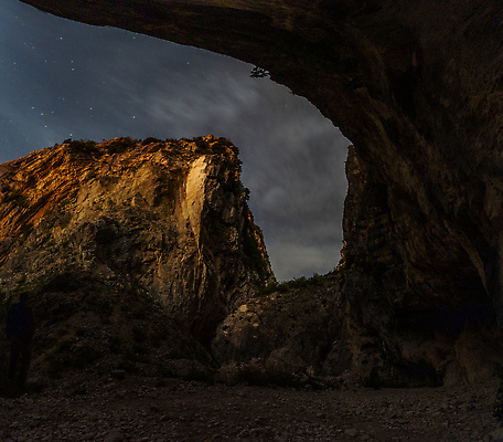 포토 JPG 해외이미지 유럽 여행 자연 휴가 산 사람없음 여름 빛 교회 여행객 어둠 산책 트래킹 낭만 야간 옛날 해외202309 해외포토 자연요소 계절 나라 컨셉 종교건축 레저 휴식 사람 건물 생태계 파일형식